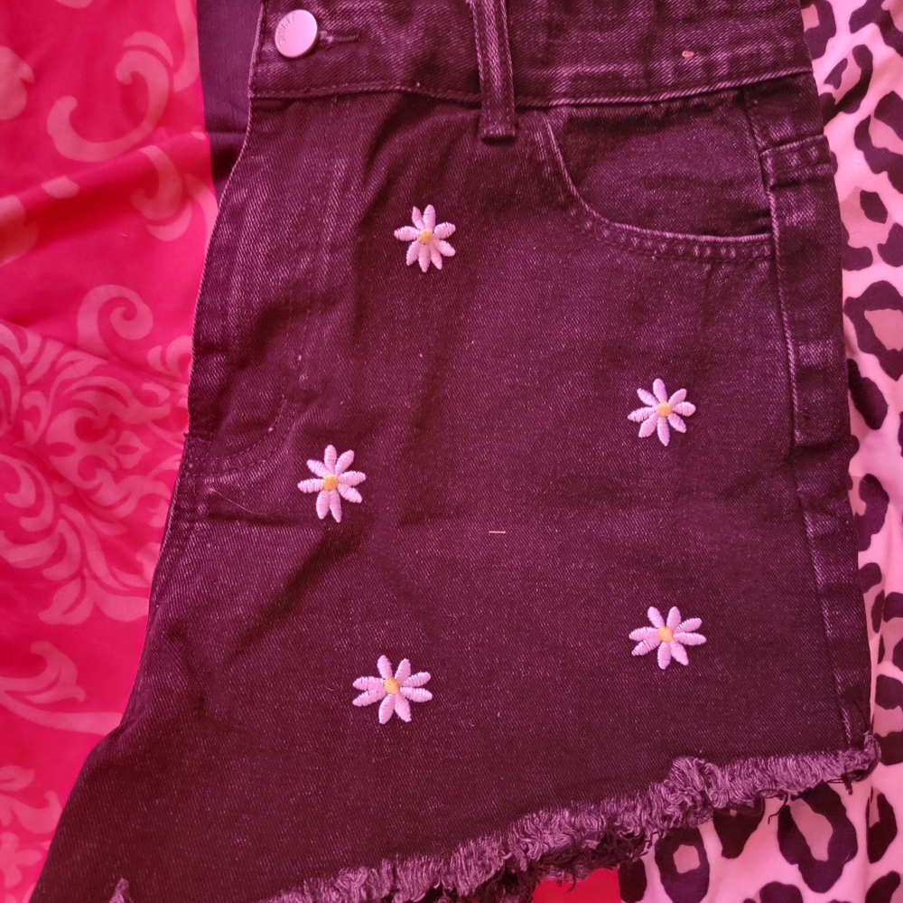 New Shein daisy shorts